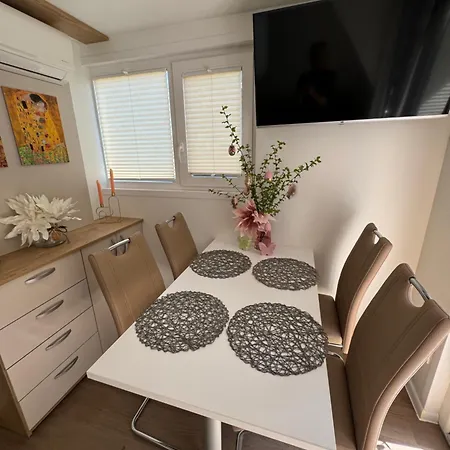 Apartman Floating House Sophy *