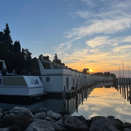 Apartman Floating House Sophy