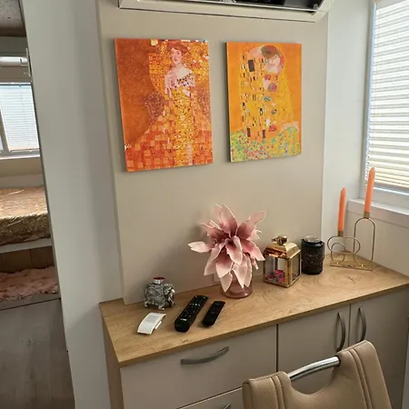 Apartman Floating House Sophy *