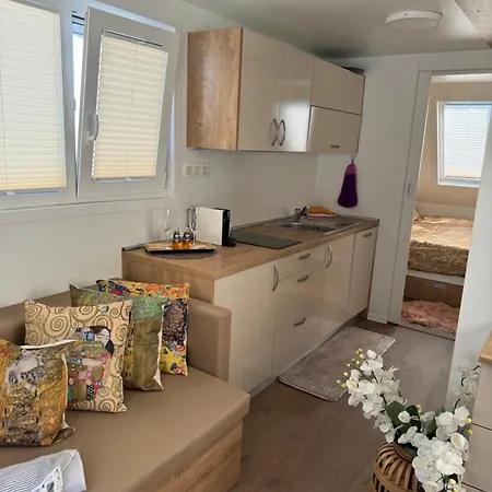 Apartman Floating House Sophy *